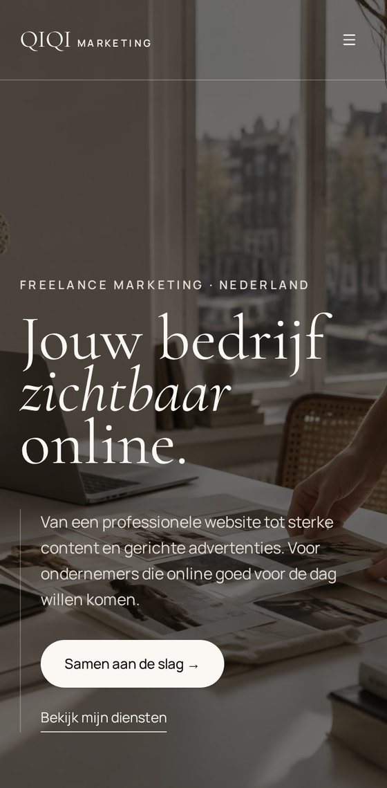 Voorbeeld van de QIQI Marketing-website op mobiel